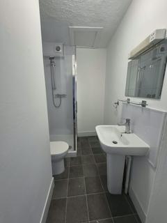 2 bedroom flat to rent, 141a Sprowston Road