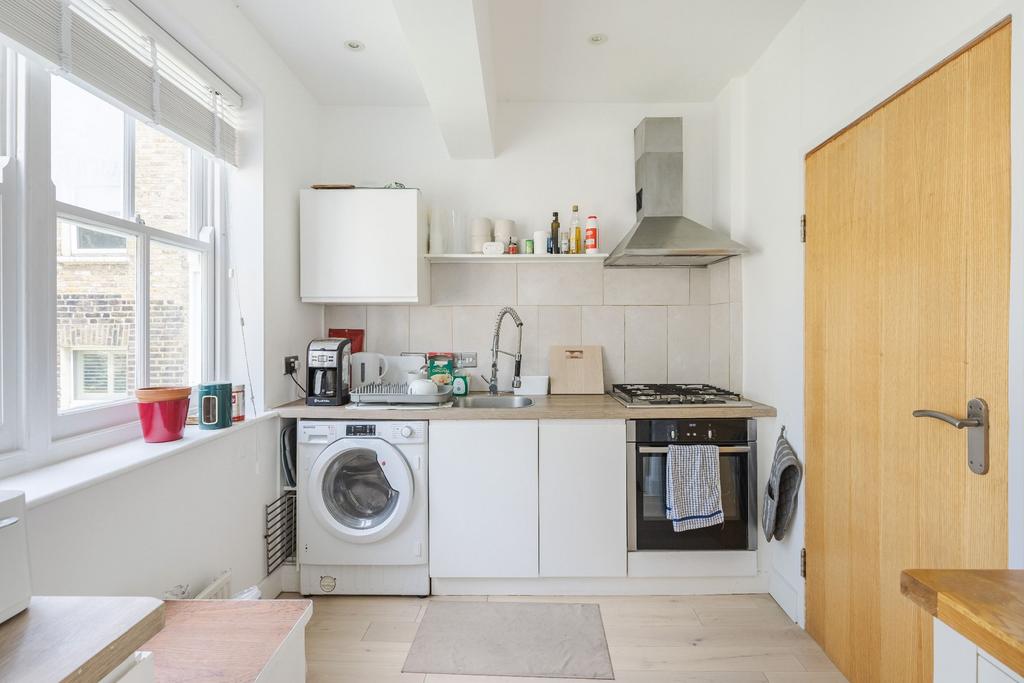 Apartment in London - View 5