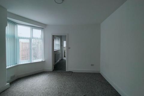 3 bedroom semi-detached house to rent, St. Barnabas Road, Leicester