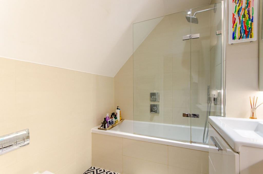Apartment in London - More