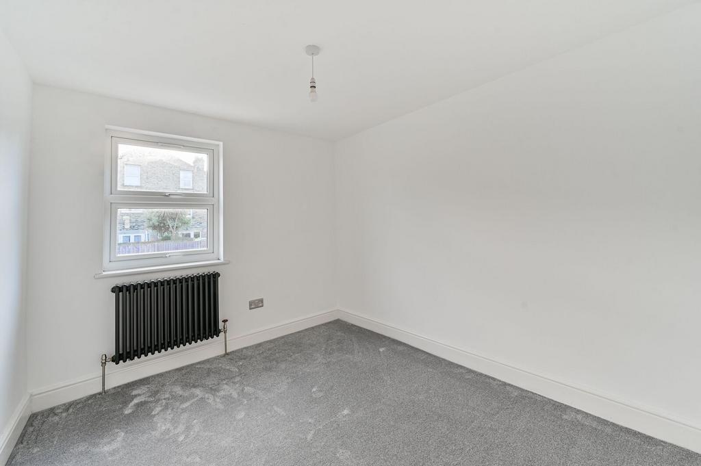 House in London - View 5
