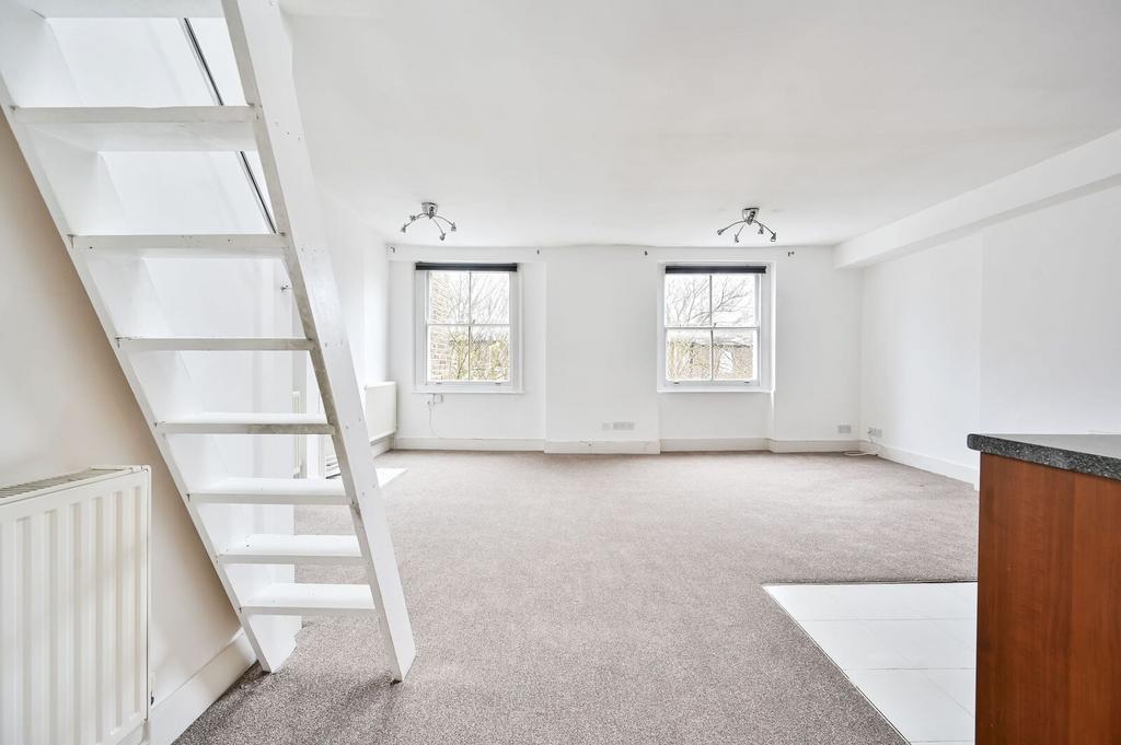 Apartment in London - View 3