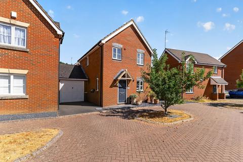 3 bedroom detached house for sale, Plough Close, Daventry, NN11