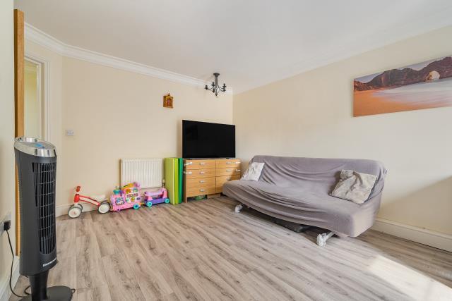 Apartment in Reading - View 2