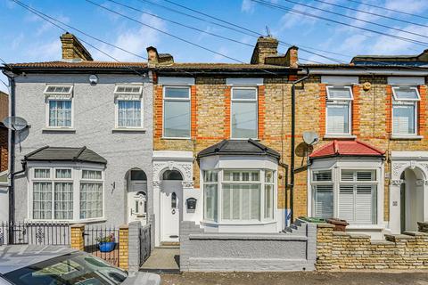 2 bedroom terraced house for sale, George Road, Chingford