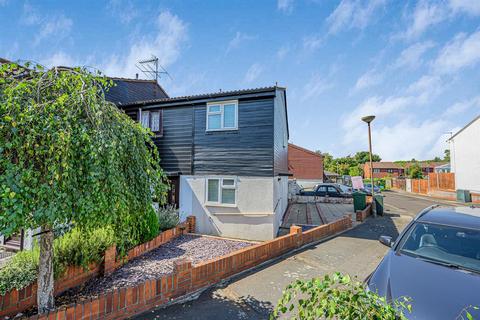 2 bedroom end of terrace house for sale, Mapleton Road,Chingford