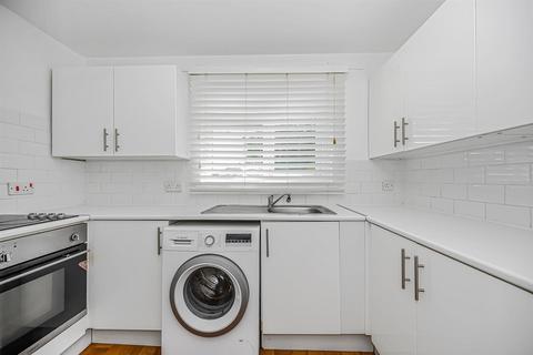 2 bedroom end of terrace house for sale, Mapleton Road,Chingford