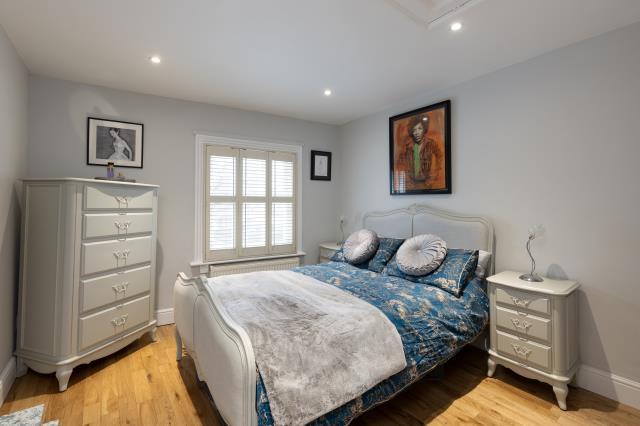 House in Richmond - View 2