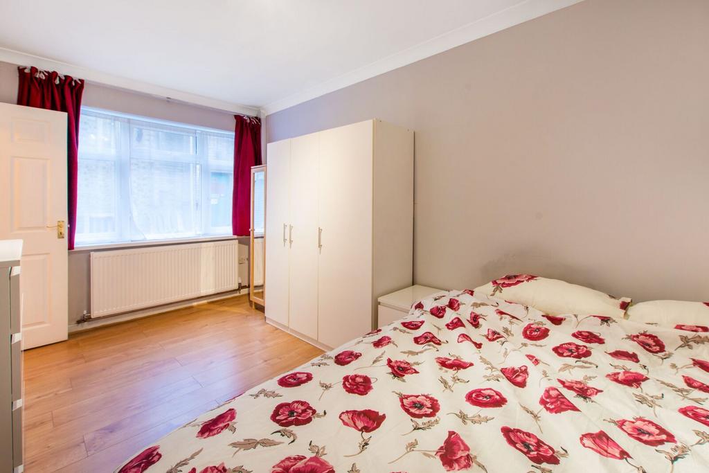 House in London - View 5