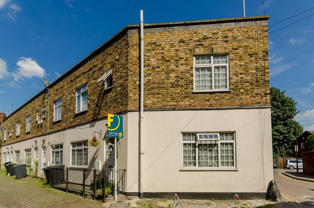 House in London - View 2