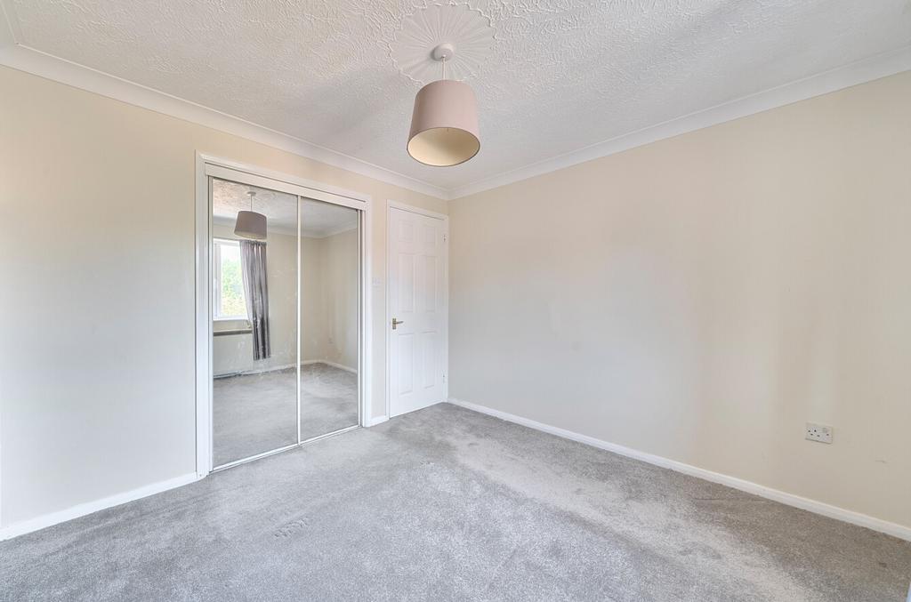 Apartment in Southampton - View 5