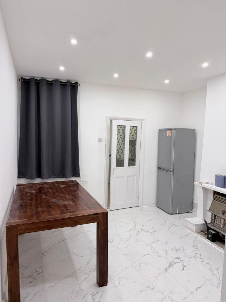 House in Mitcham - View 3