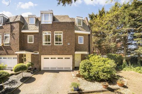 Westchester Drive, London NW4