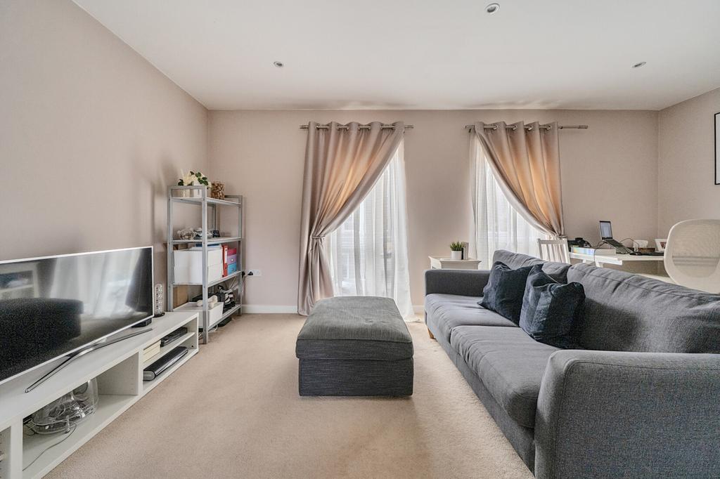 Apartment in Reading - View 2