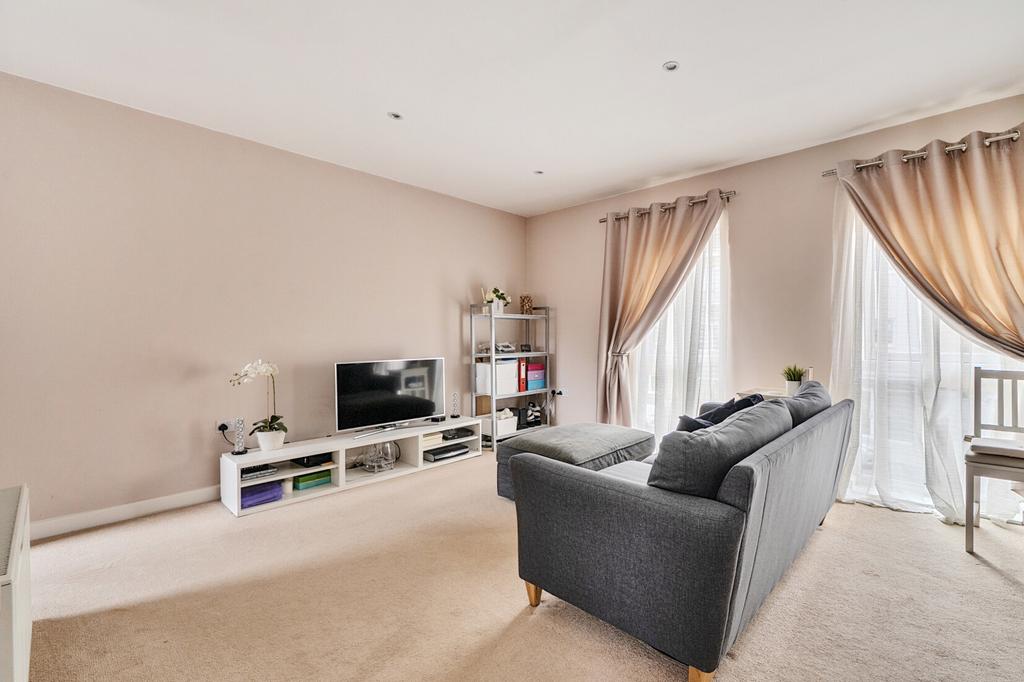 Apartment in Reading - View 3
