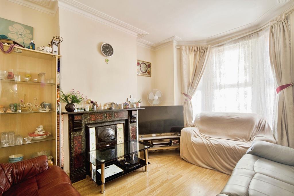 House in London - View 2