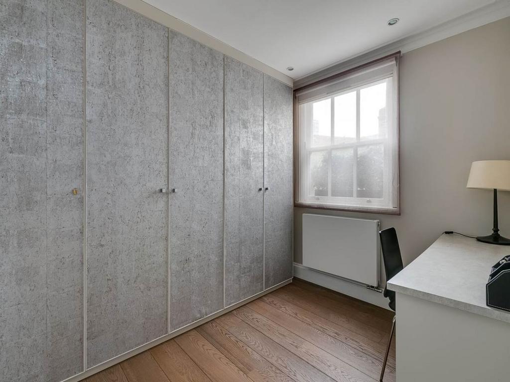 Apartment in London - More