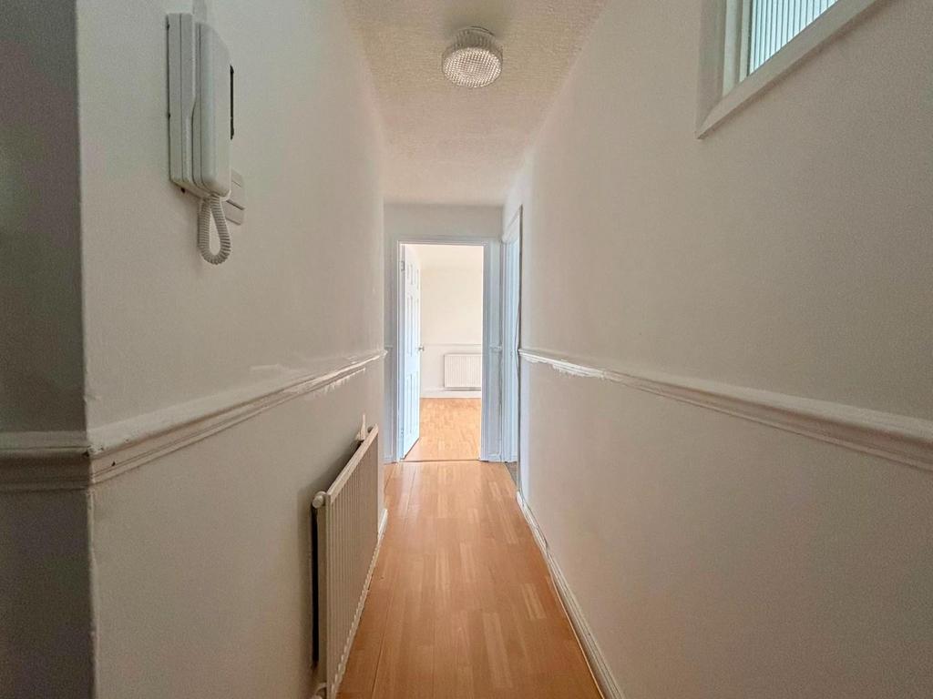 Apartment in Tottenham - View 2