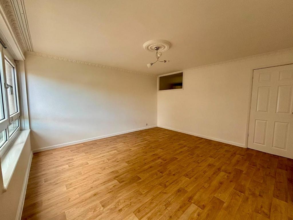 Apartment in Tottenham - More