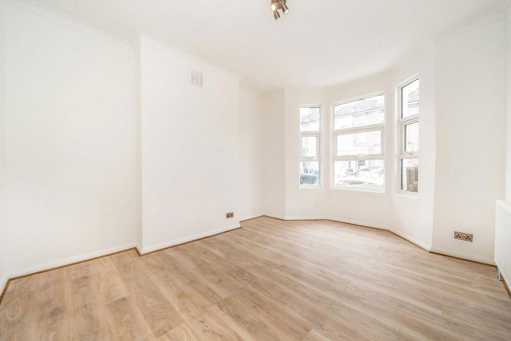 House in London - View 2