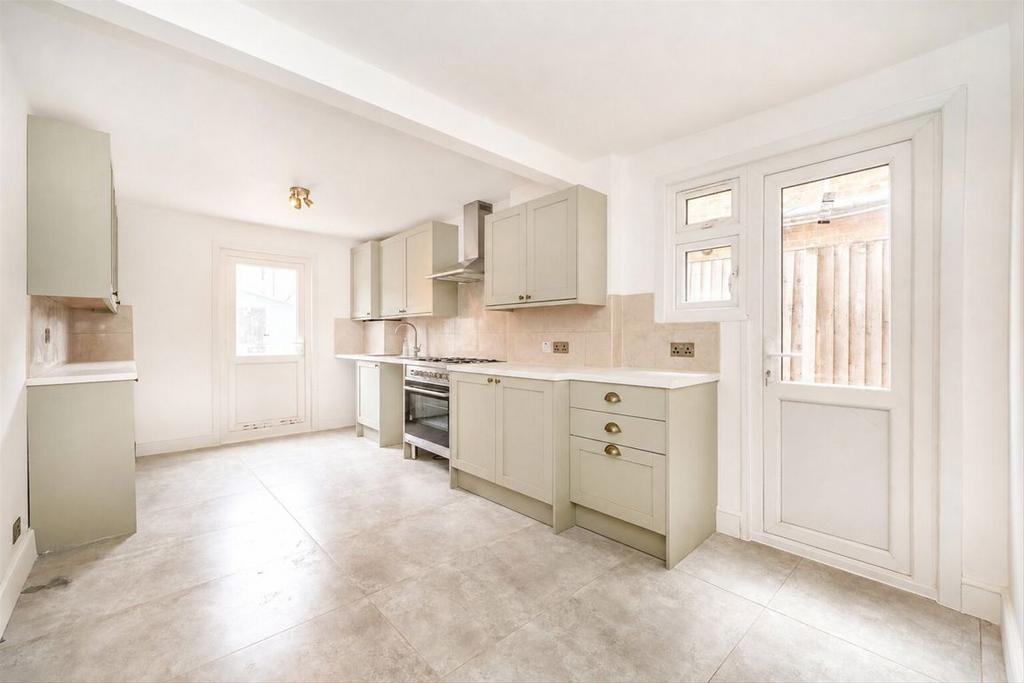 House in London - View 3