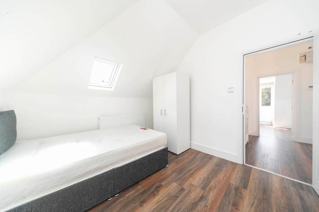 Apartment in London - More