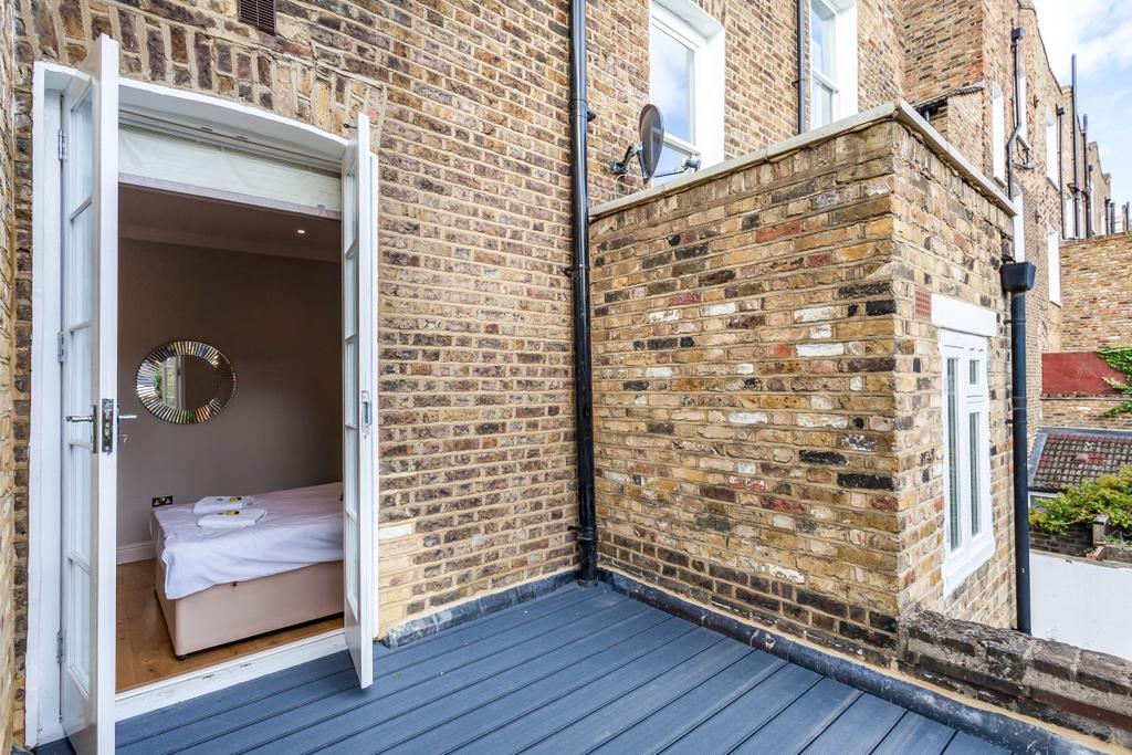 Apartment in London - View 3