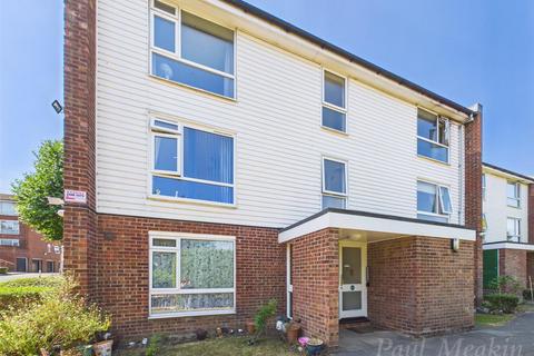 1 bedroom flat for sale, Holmbury Grove, Feather Bed Lane, Croydon