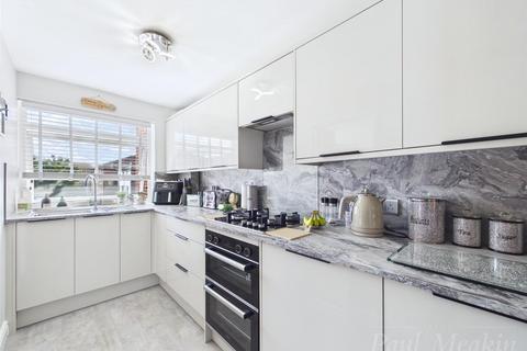 1 bedroom flat for sale, Holmbury Grove, Feather Bed Lane, Croydon