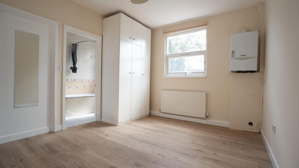 Apartment in London - View 3