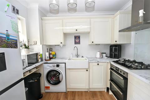 3 bedroom semi-detached house for sale, Wilton Avenue, Eastbourne