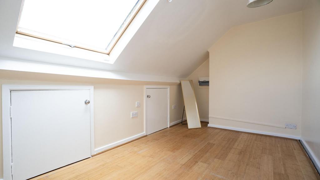 Apartment in London - View 3