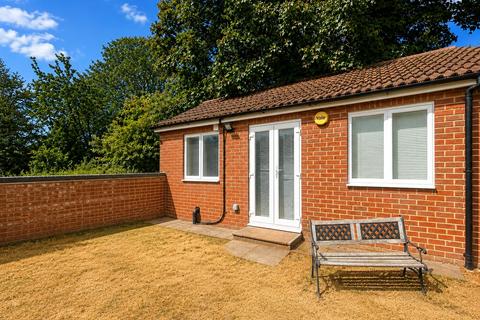 1 bedroom apartment to rent, Sutton Square, Greater London TW5