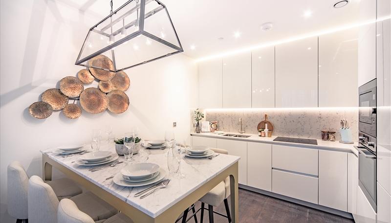 Apartment in Charles Clowes Walk - View 2