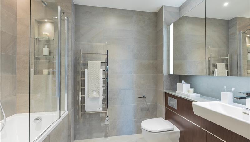 Apartment in Charles Clowes Walk - View 5