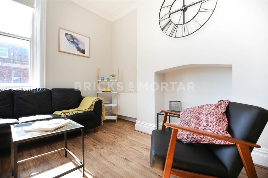 Apartment in Newcastle Upon Tyne - View 3