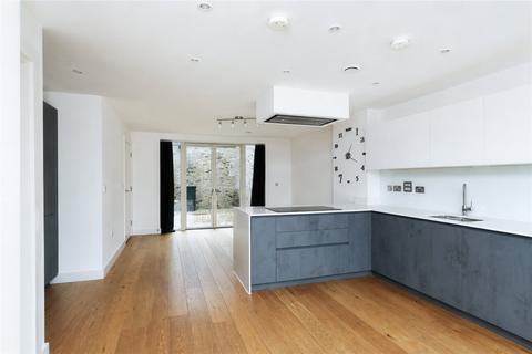 5 bedroom terraced house for sale, Clay Farm Drive, Trumpington, Cambridge, Cambridgeshire