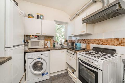 3 bedroom maisonette for sale, Hainault Road, Leyton