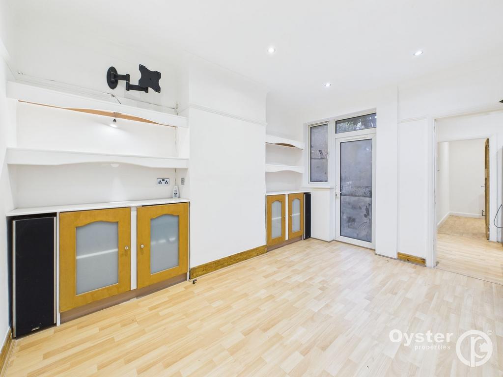 Apartment in Wembley - View 3
