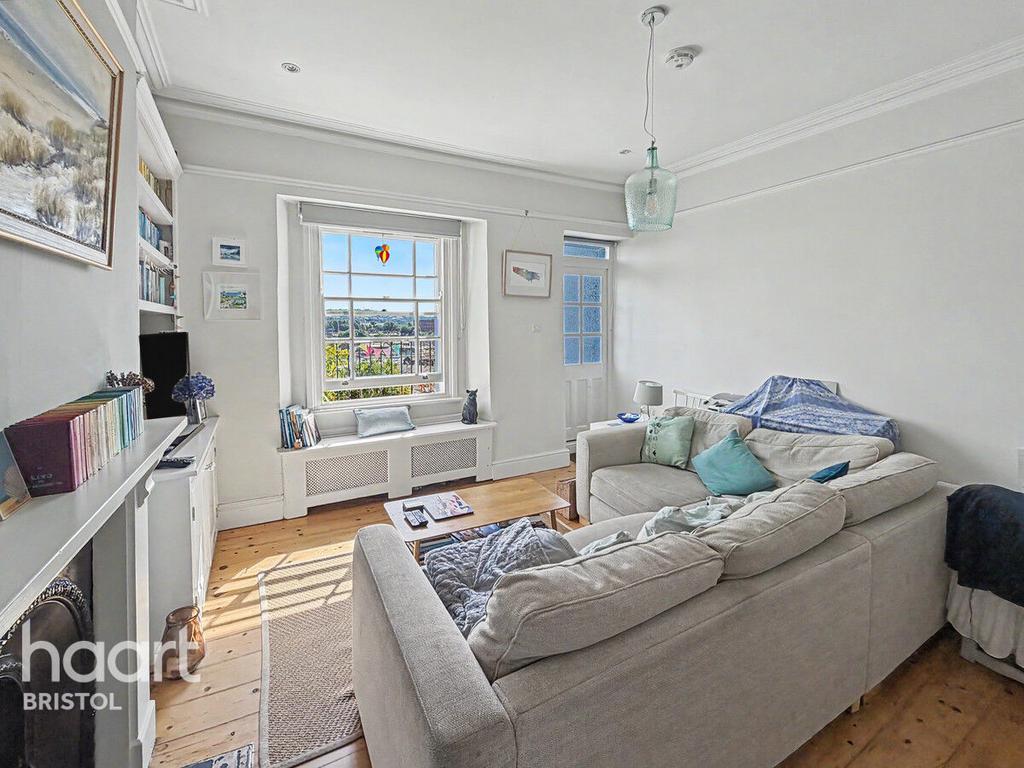 House in Bristol, Cumberland Basin, Hotwells - More