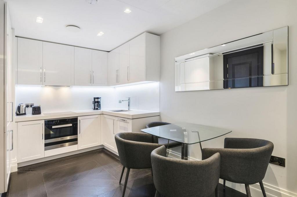 Apartment in Westminster - View 3