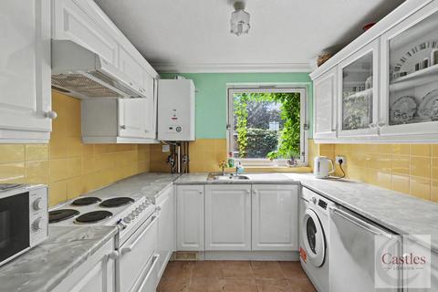 1 bedroom flat for sale, Tenniswood Road, Enfield