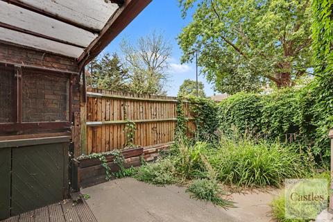 1 bedroom flat for sale, Tenniswood Road, Enfield