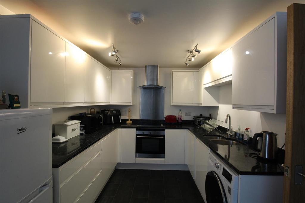 Apartment in Honiton - View 3