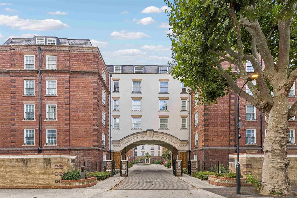 House in London - View 2