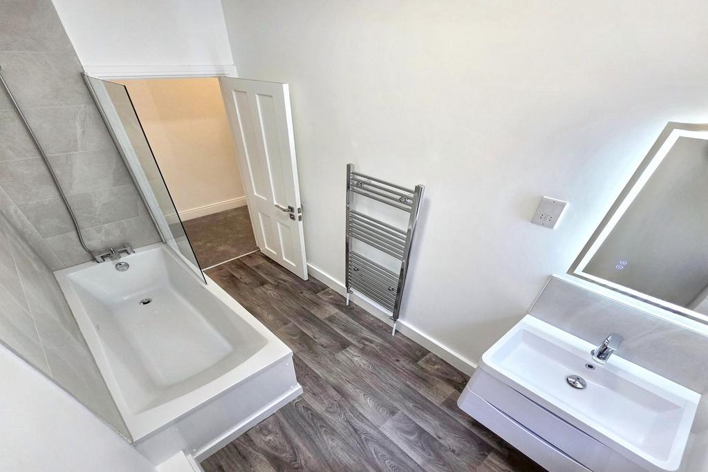 Apartment in London - View 4