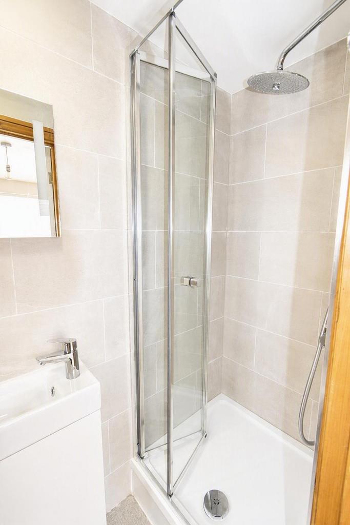 Apartment in Harrow - View 4