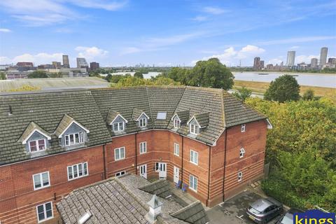 2 bedroom flat for sale, Riverhead Close, London