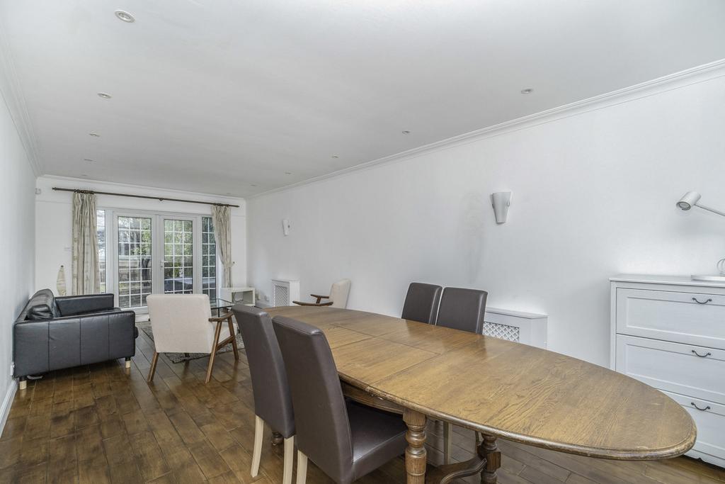House in London - View 3