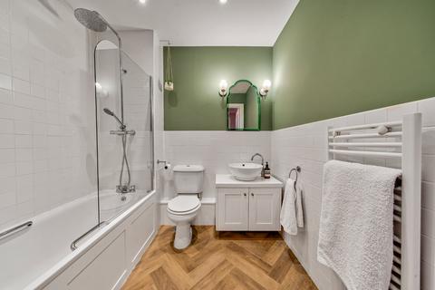 1 bedroom flat for sale, Southgate Road, Hackney, London, N1